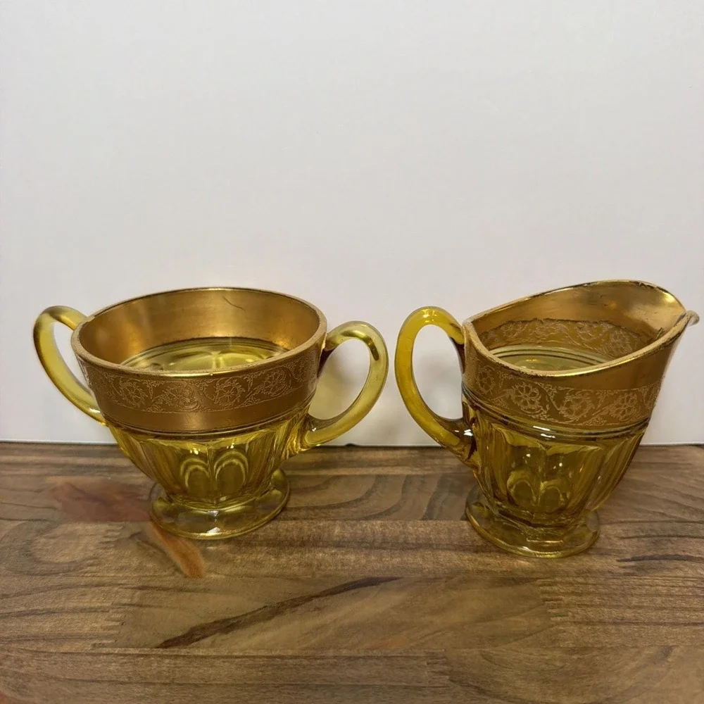 The Unbranded Brand vintage amber